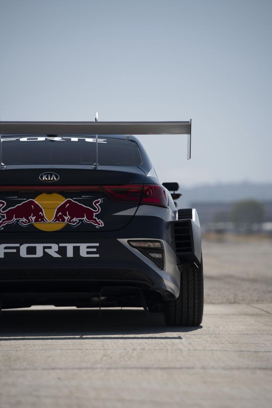 Детали экстерьера Kia Forte Drift Car (BD) 2018 года  (фото 6 из 10)